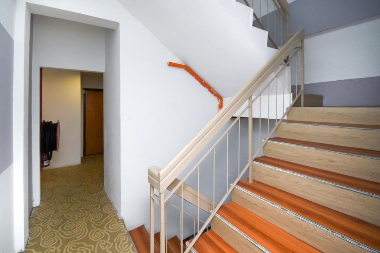 Oyo 1111 Harmony Stay Miri Bagian luar foto
