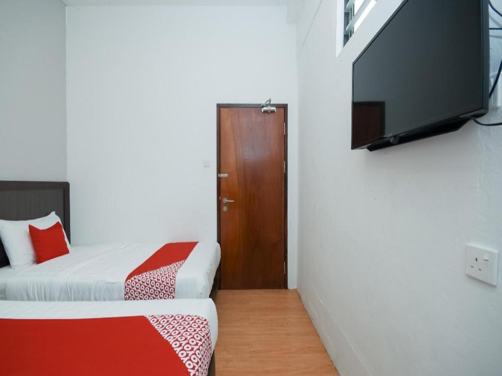 Oyo 1111 Harmony Stay Miri Bagian luar foto